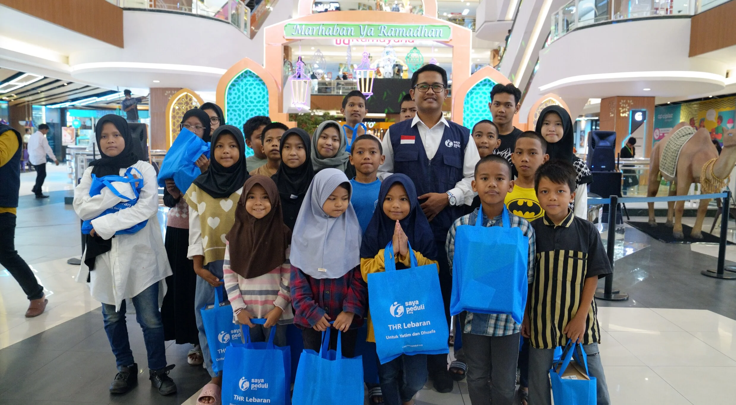 Foto 28 dari album Belanja Lebaran Bareng Yatim Piatu 2025
